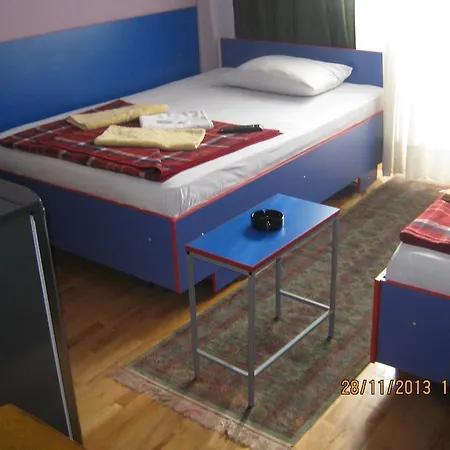 Laki & Apartman *