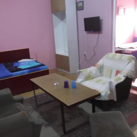 Apartman Laki & *