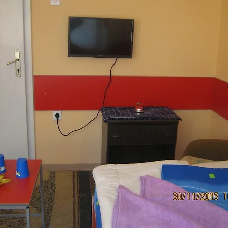 Laki & Apartman *